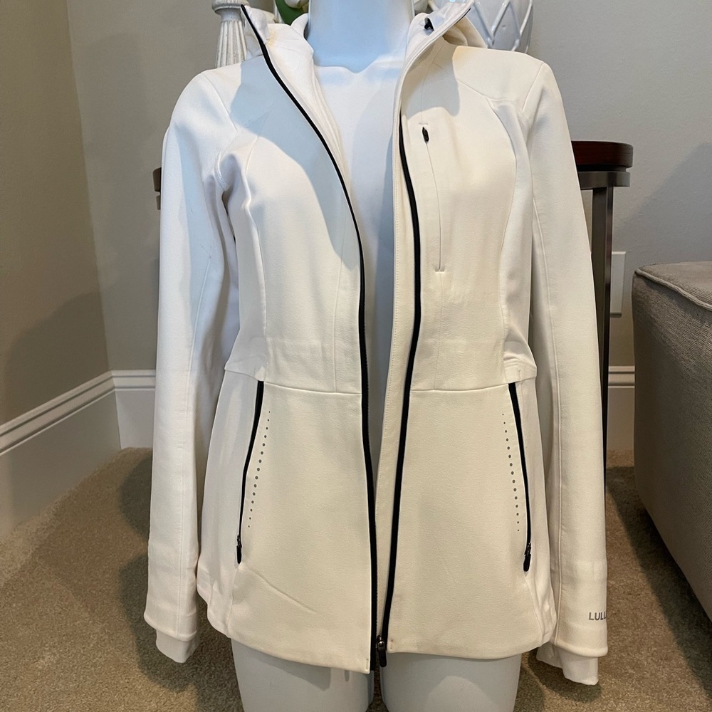 Lululemon Cross Chill Performance Jacket 6 - Picture 2 of 16